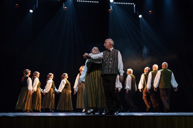 senioru deju kolektīvs "Dobelnieki"